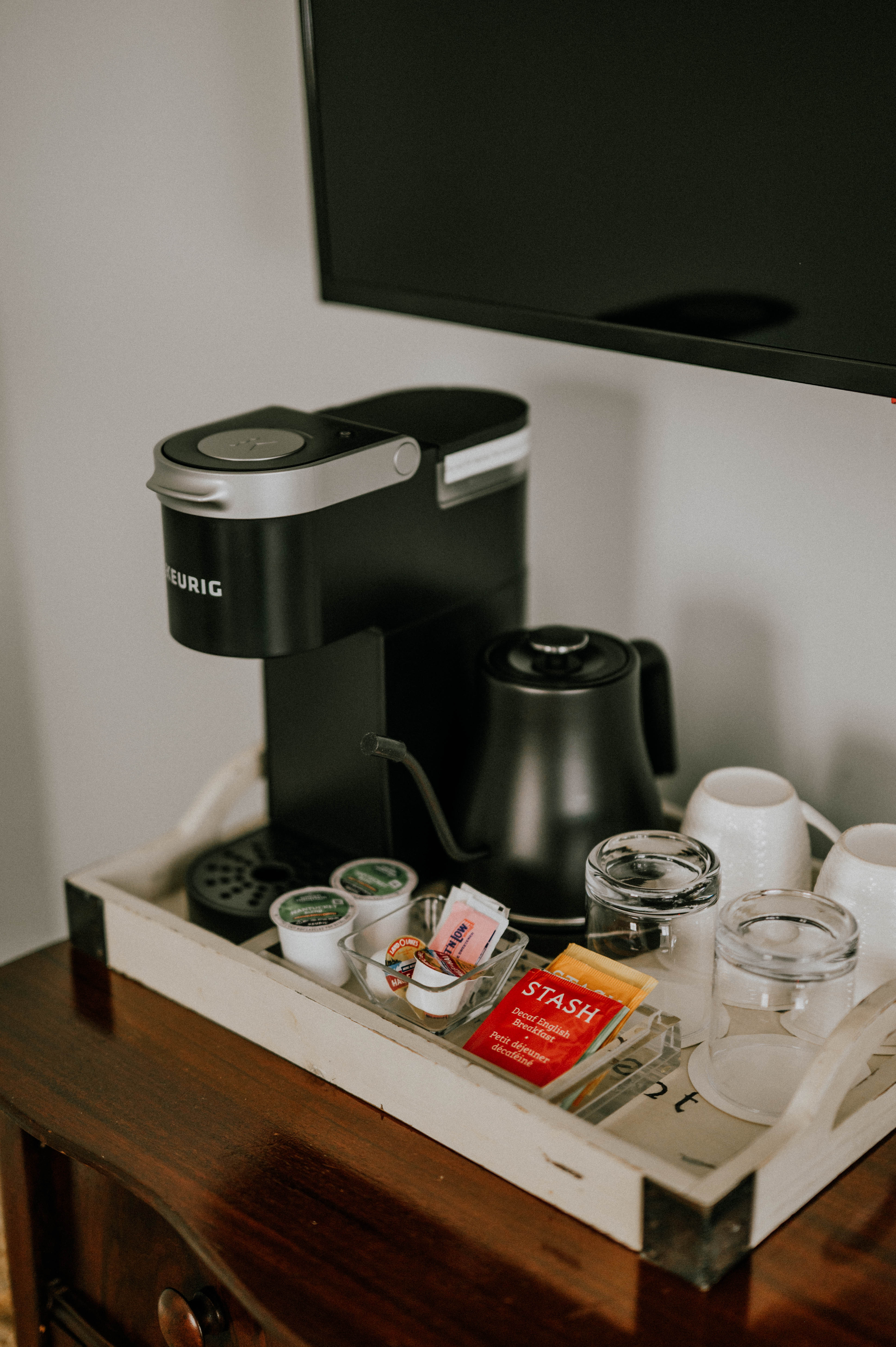 keurig coffee maker and tea kettle in suite at noble house inn