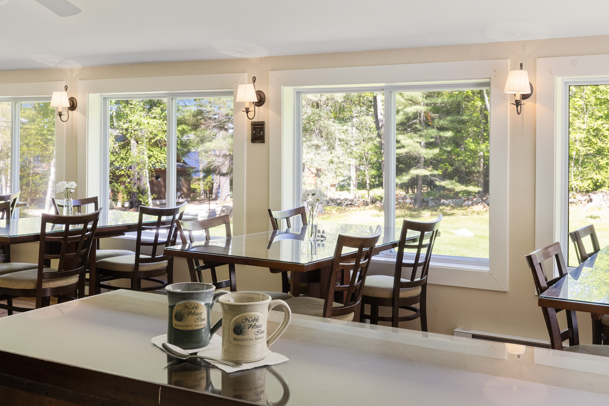 bar and restaurant at noble house inn